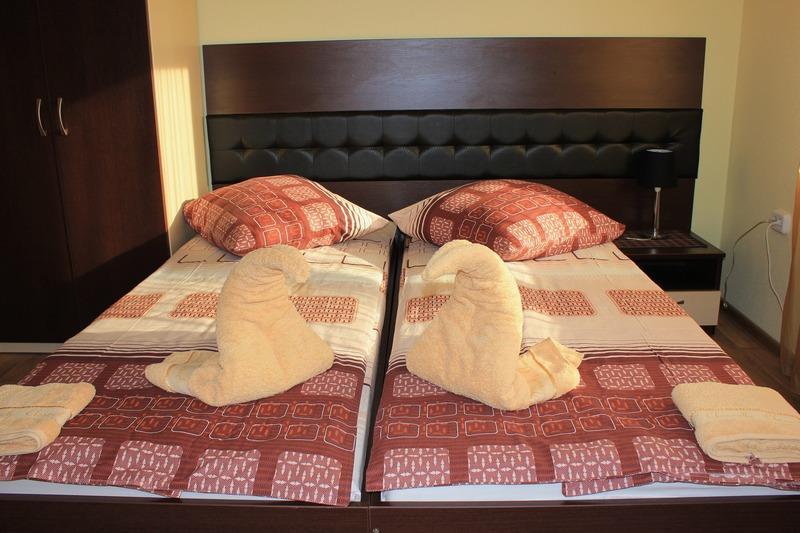 Hotel Falvarak Braszlav Kültér fotó